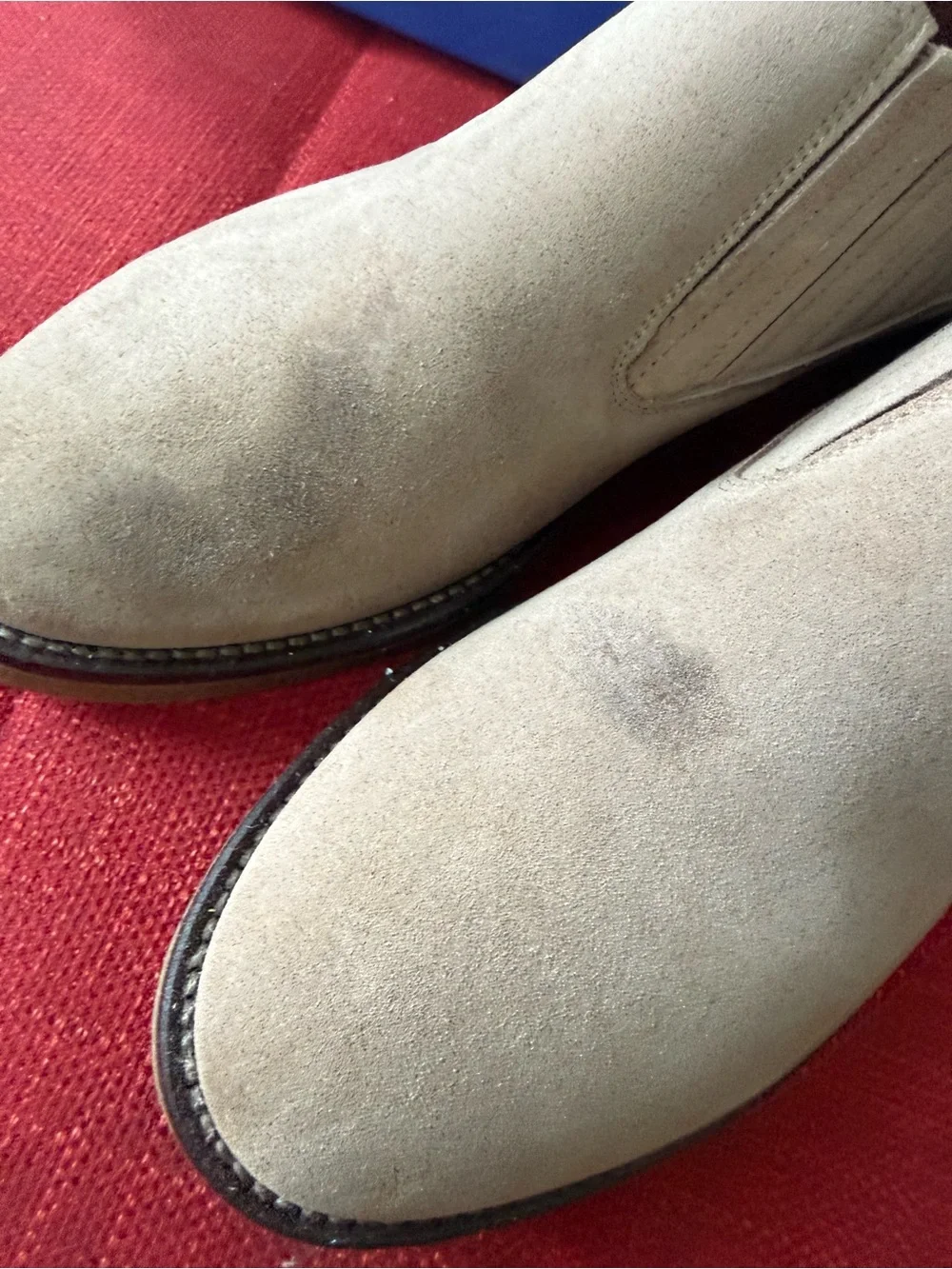 Italeau Men’s Beige Suede Chukka Boots